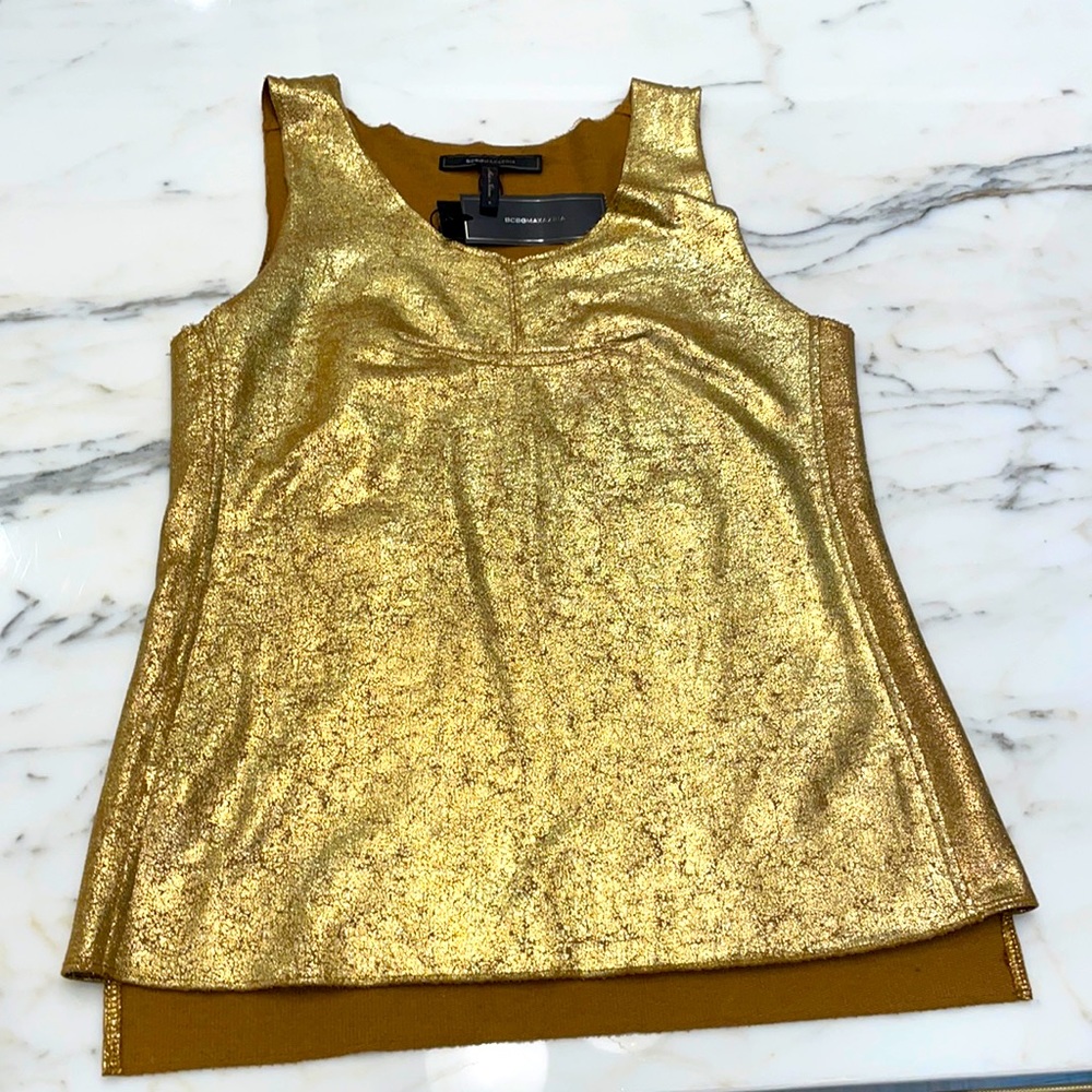 NWT Gold BCBG top. S